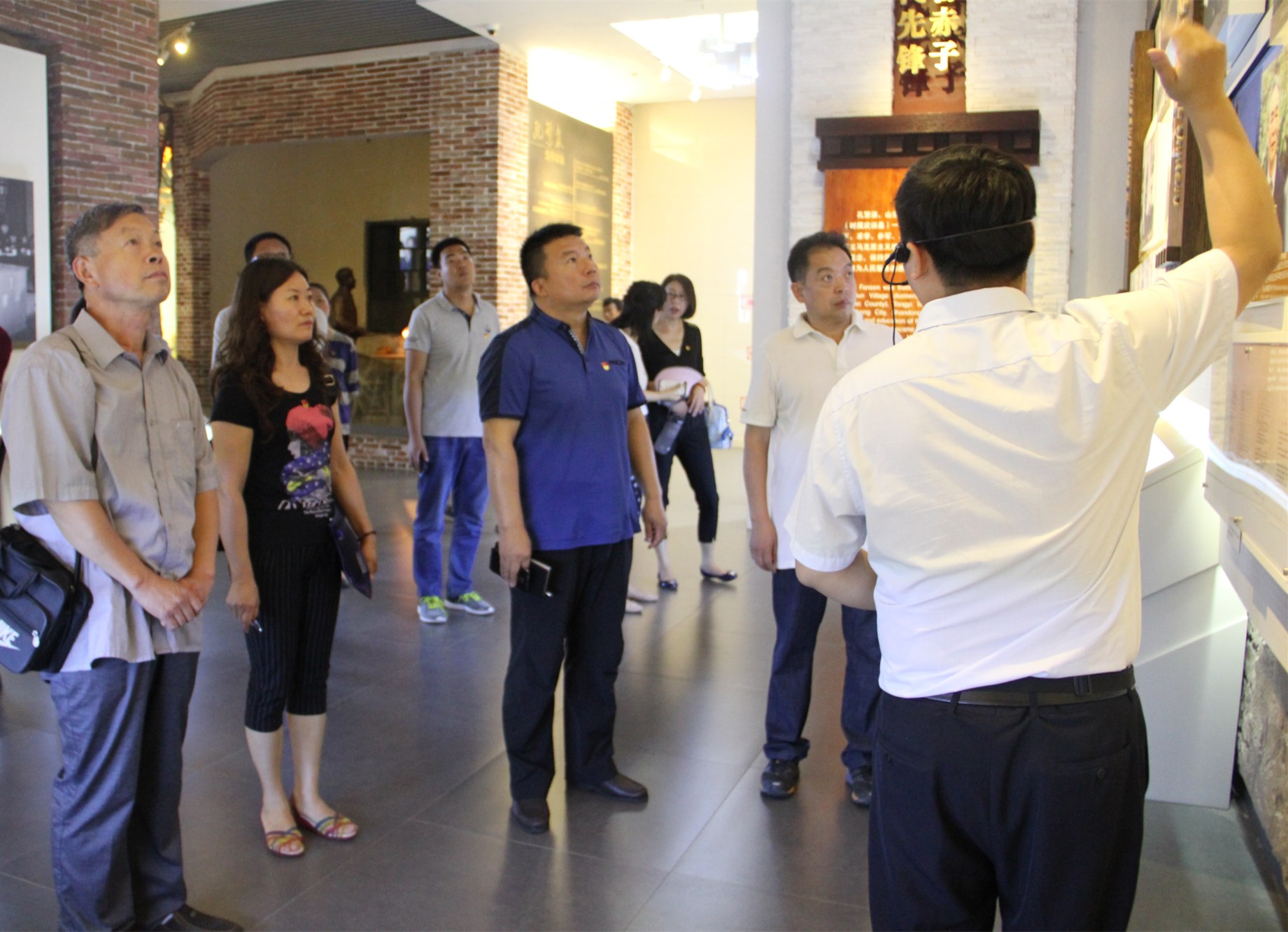 1498120194133992.jpg 参观孔繁森纪念馆.jpg